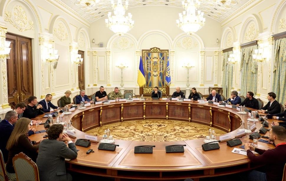 Новини України - Зеленський і бізнес обговорили відкриття експортних платформ зброї