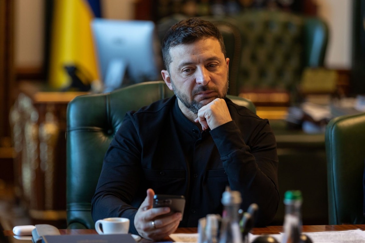 Новини України - Зеленський обговорив із Макроном посилення ППО