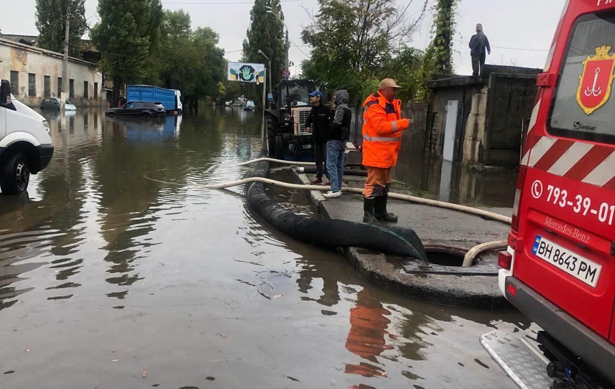 Жителів Одеси попередили про небезпеку нових злив