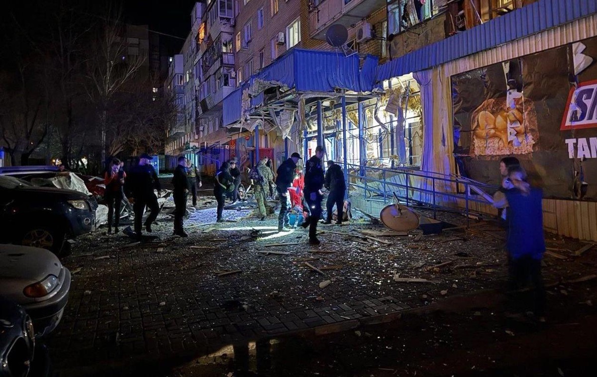 РФ обстріляла Запоріжжя: є поранені та руйнування