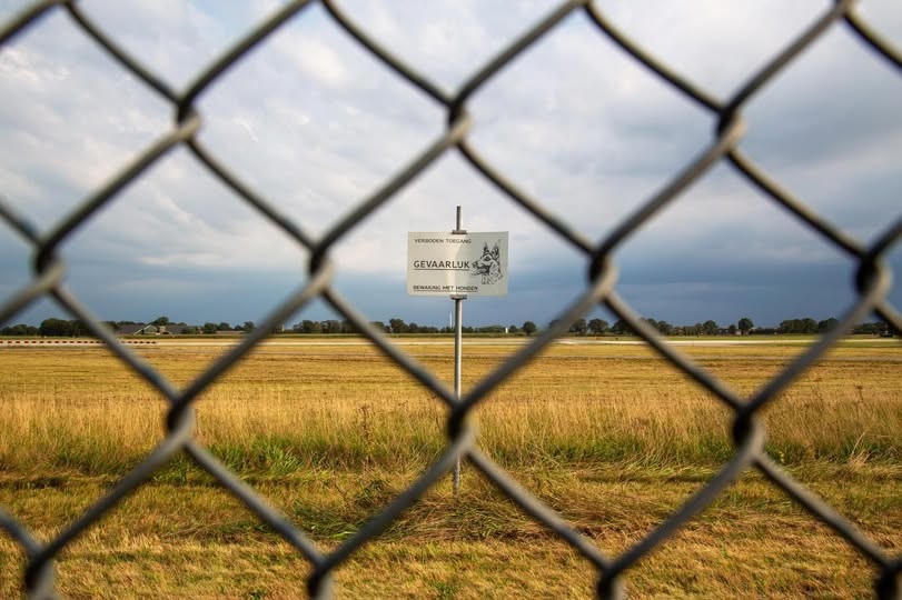 У Нідерландах військові відкрили вогонь по БПЛА над авіабазою