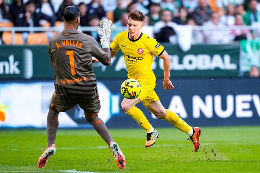 Українці у складі Жирони отримали оцінки за гру з Бетісом