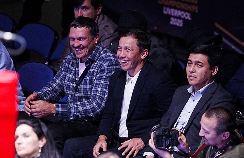 Усик привітав Головкіна з посадою президента World Boxing