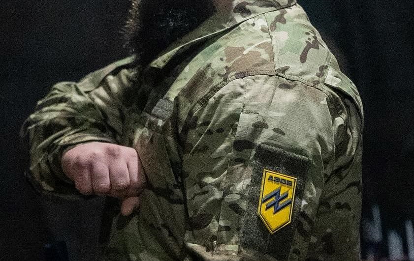 “Азовці” встановили прапор України в Родинському