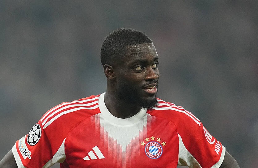 Челсі та Манчестер Сіті вступили в боротьбу за захисника Баварії