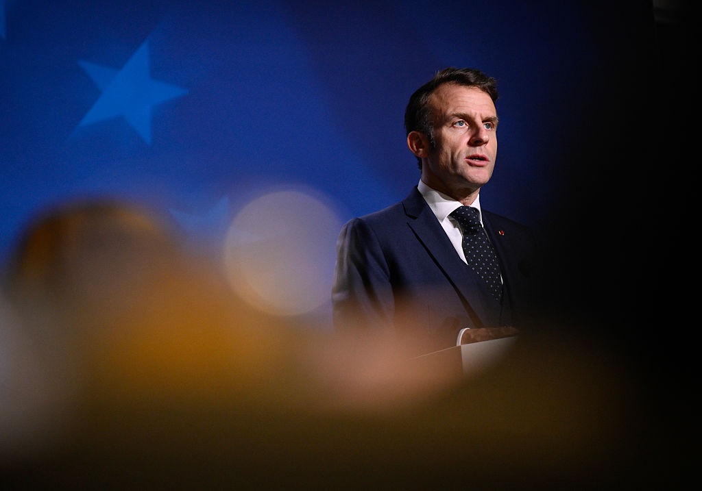 Коаліція охочих продовжить роботу у січні – Макрон