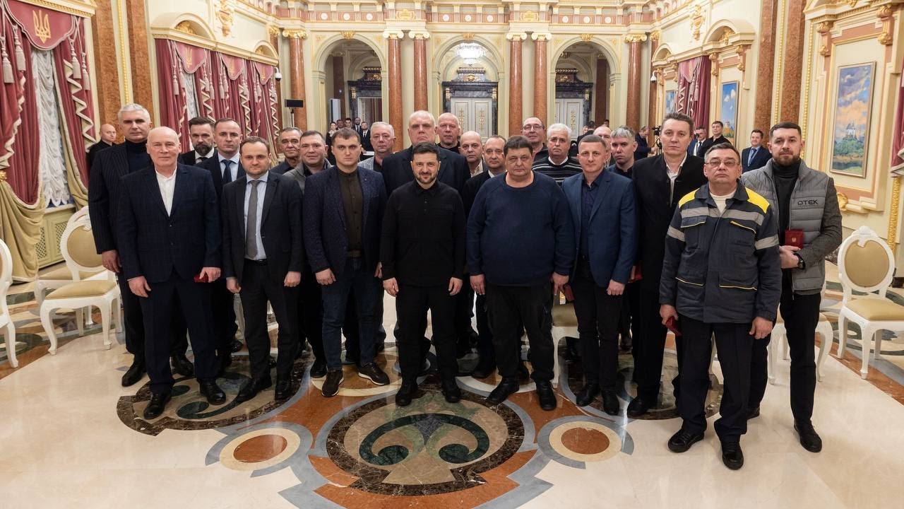 Володимир Зеленський привітав українських енергетиків із професійним днем