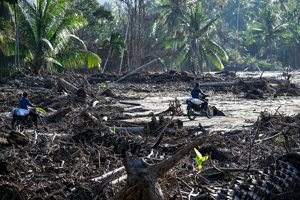 Руйнівна повінь на півночі Індонезії призвела до загибелі 14 осіб