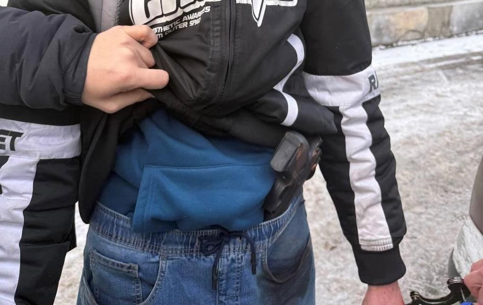 Затримано киянина, який нападав на обмінники” з іграшковим пістолетом