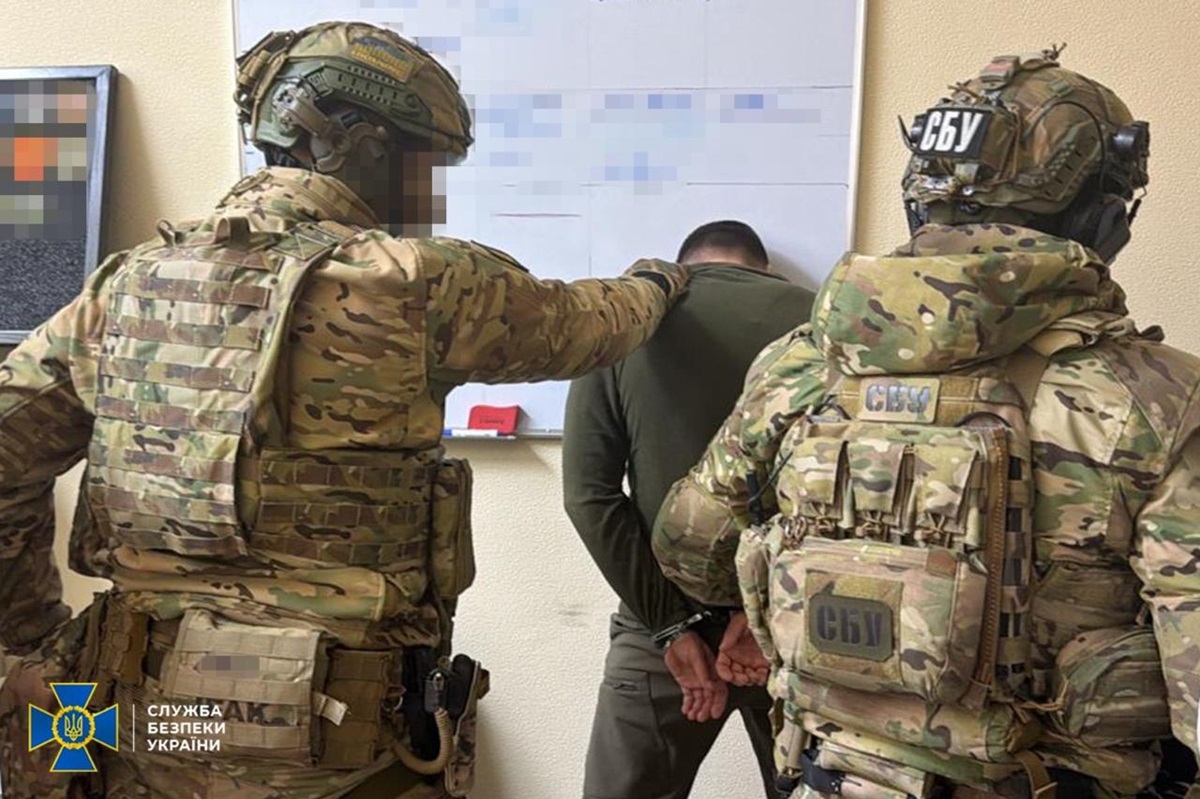 Новий скандал. Розкрадання на укриттях для літаків