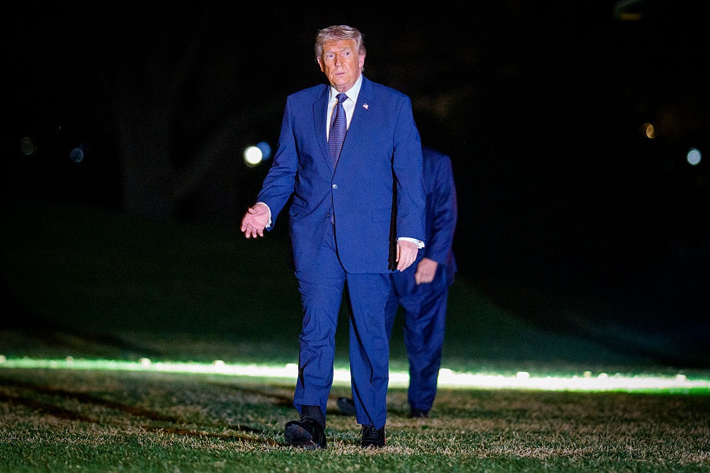 Демократи вимагають від Трампа відновити санкції проти нафти РФ