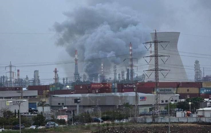 Іран ударив по НПЗ в ізраїльській Хайфі – ЗМІ