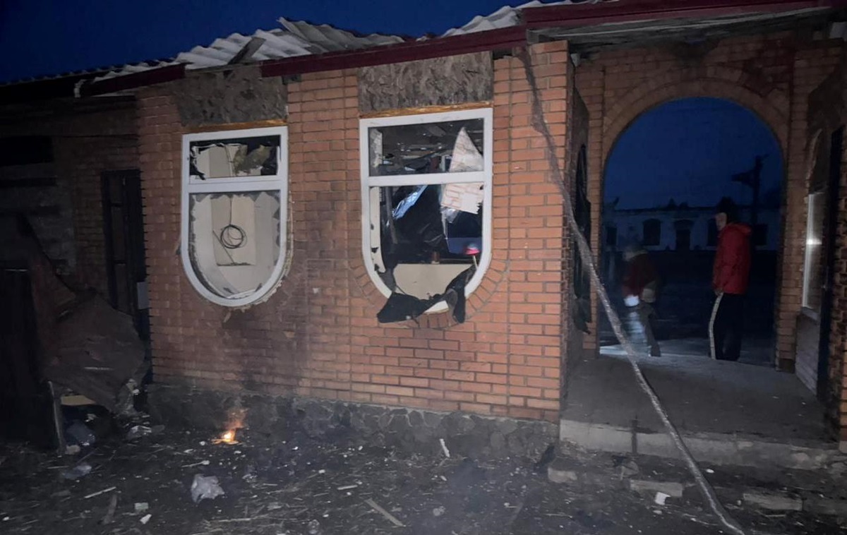 Росіяни атакували магазин на Харківщині, є поранені