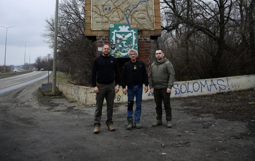 Шон Пенн і Андрій Єрмак відвідали позиції ЗСУ