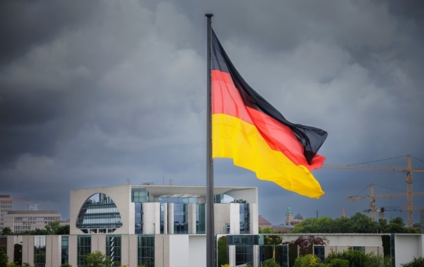 У Німеччині засудили дилера, який постачав до РФ люксові авто