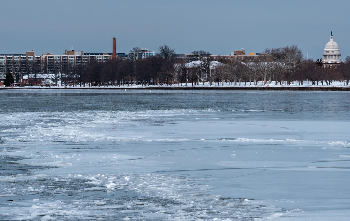 У США помітили невідомі дрони над базою, де живуть Рубіо та Геґсет – ЗМІ